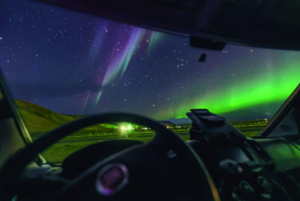 Una vista mágica desde mi hogar sobre ruedas, Islandia